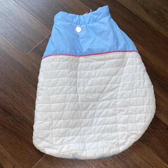 Vineyard Vines Blue and White Quilted Dog Jacket - Picture 4 of 9